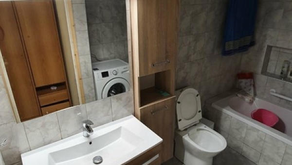 Ολική ανακαίνιση μπάνιου σε σπίτι στο Γαλάτσι
